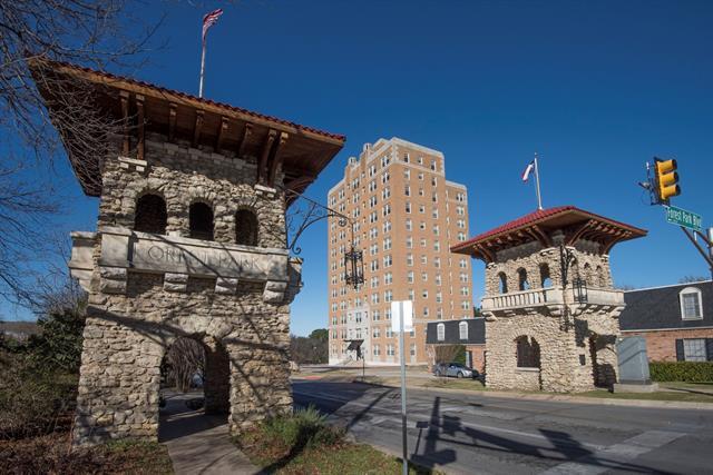 Primary Photo - 2306 Park Pl Ave