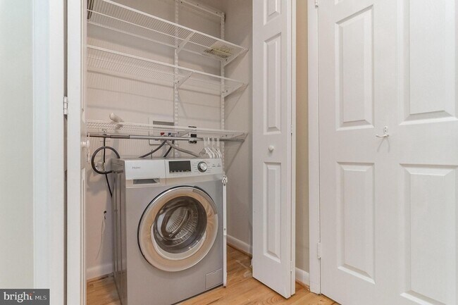 Building Photo - 2321 17th St NW