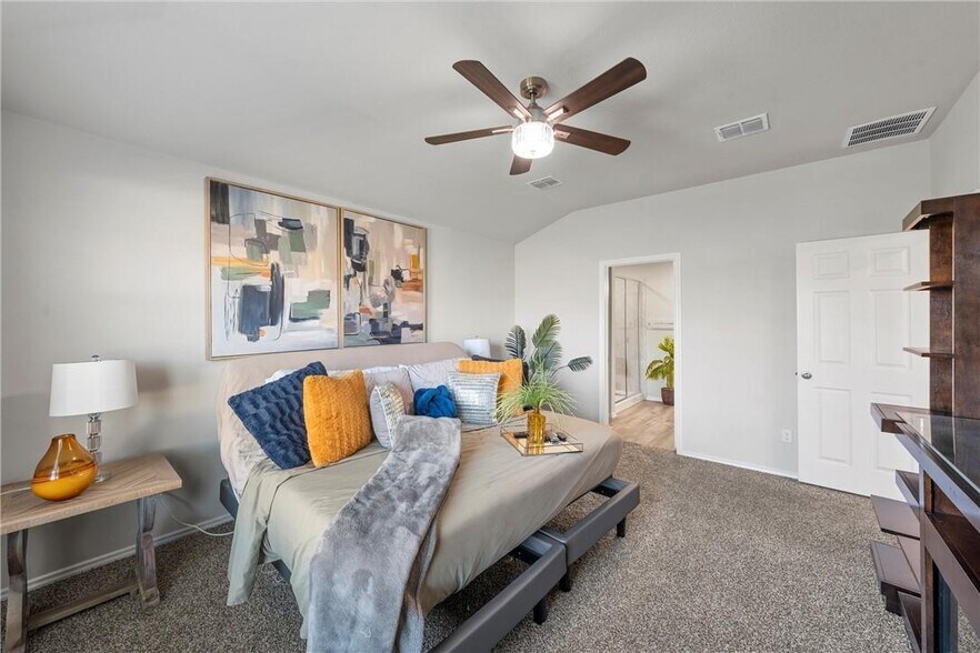 Building Photo - 7009 Llano Dr