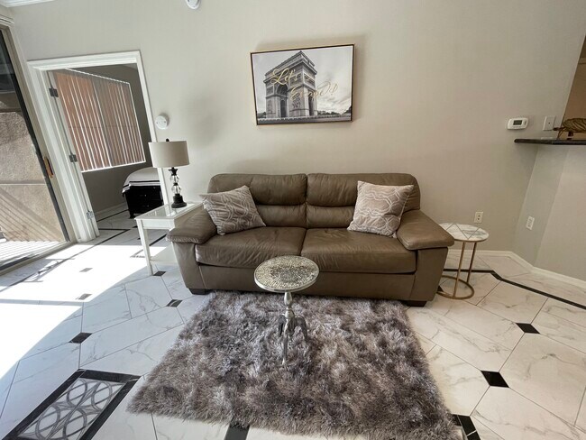 Building Photo - 1701 E Colter St