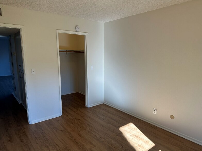 Building Photo - 1750 Prefumo Canyon Rd