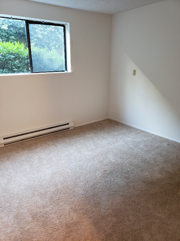 Building Photo - 3206 Pine Rd NE