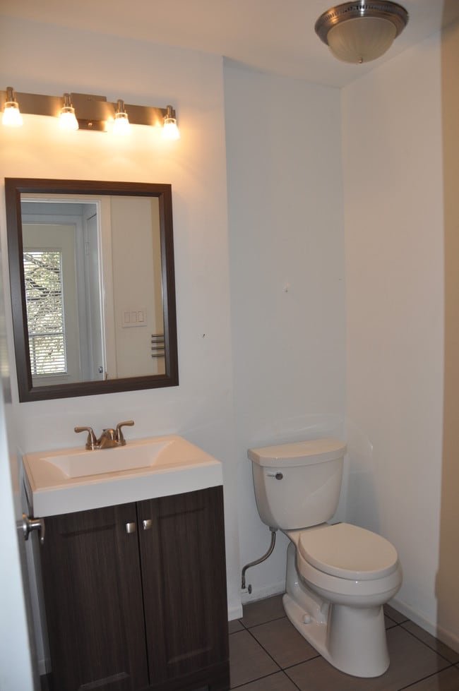 Building Photo - 1008 Clayton Nolen Dr