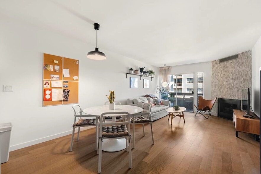 Interior Photo - 850 2nd St