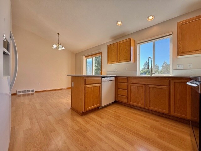 Building Photo - 814 E Country Hill Ct