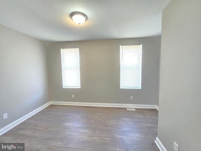 Building Photo - 3169 Ravenwood Ave