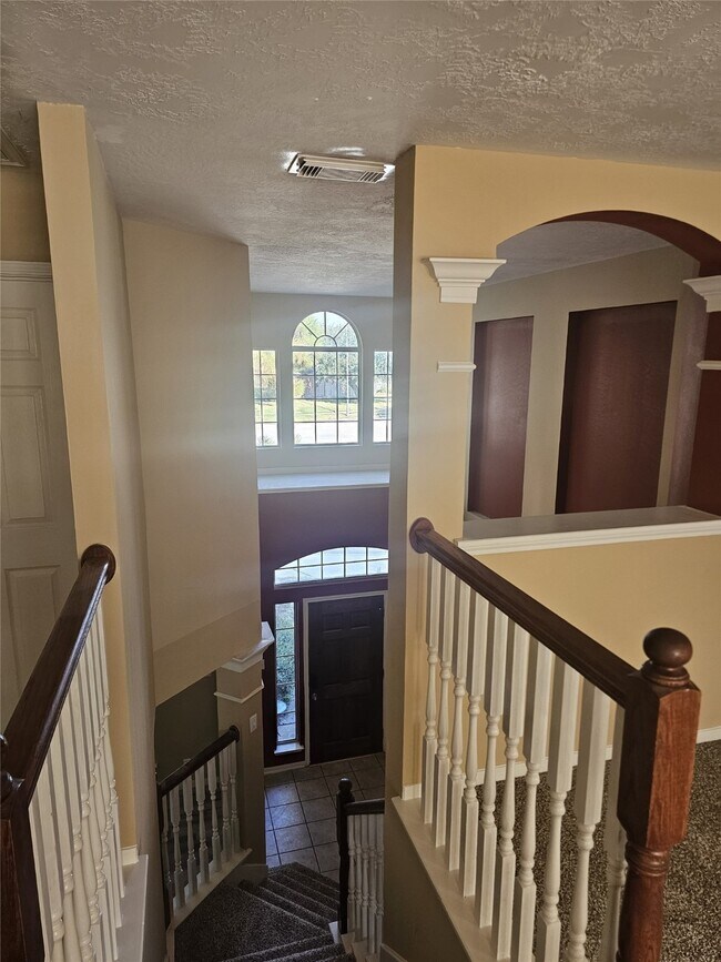 Building Photo - 12111 N Brenton Knoll Dr