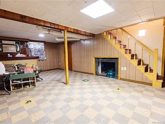 Building Photo - 4 Windsor Rd