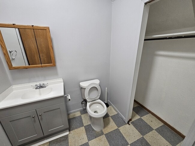 Building Photo - 3009 Pearl Ave