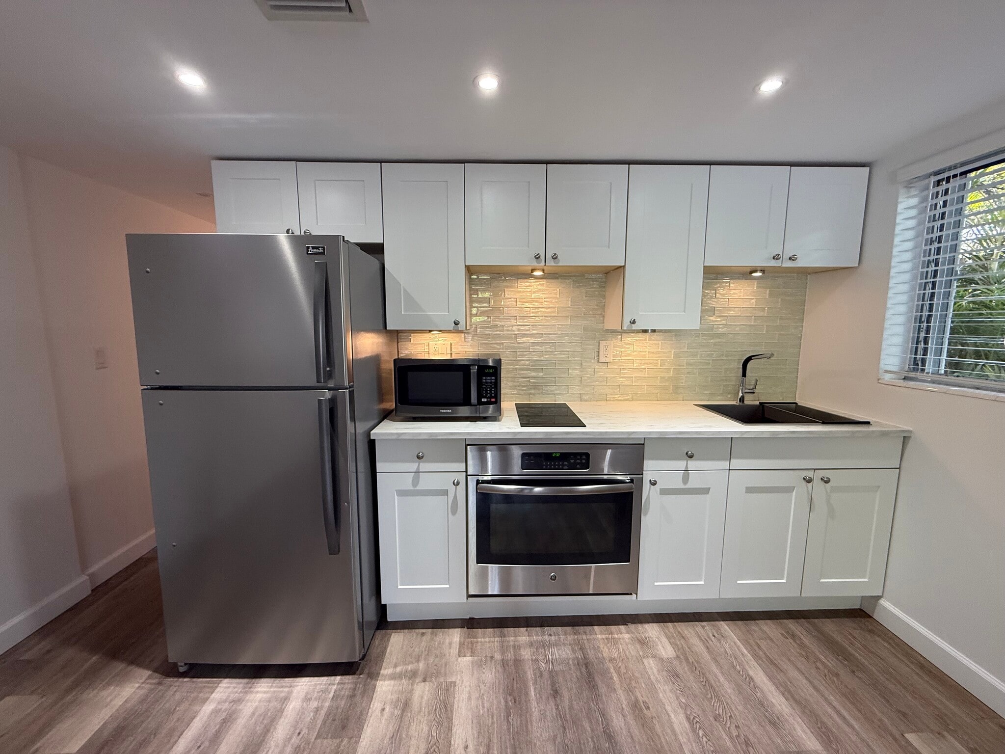 Kitchen - Renovated - 630 NE 37th St
