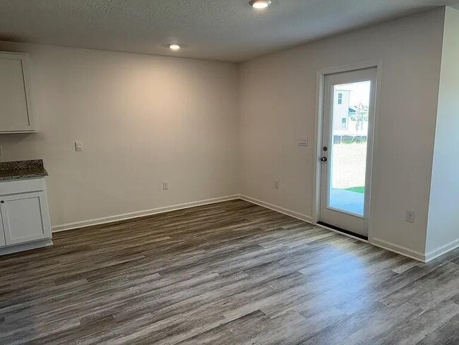 Building Photo - 58 Sawbrier St