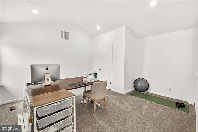 Building Photo - 22739 Tate St