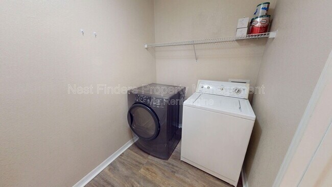 Building Photo - 7800 Point Meadows Dr