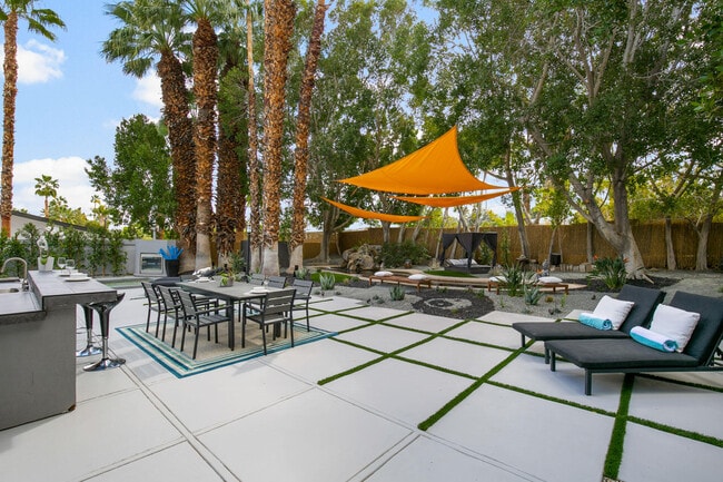 Building Photo - 73265 Tamarisk St