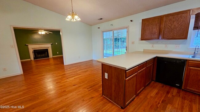 Building Photo - 830 Wood Creek Dr