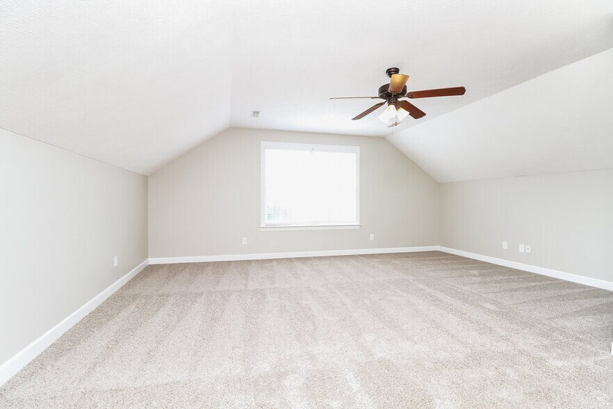 Building Photo - 3750 Maya Dr