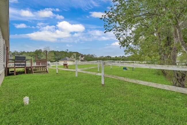 Building Photo - 25414 T K C Rd