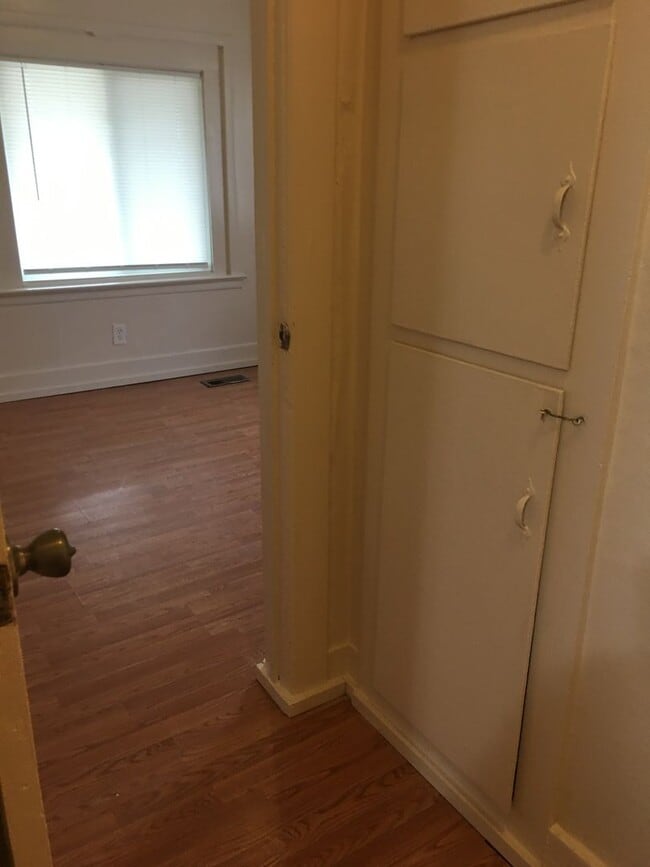 Building Photo - 810-888-7300