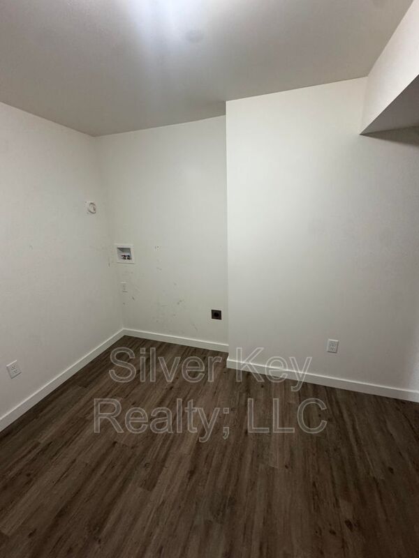 Building Photo - 1603 Hutsell Dr