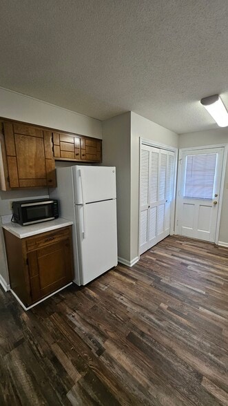 Building Photo - 2845 Vance Dr NW