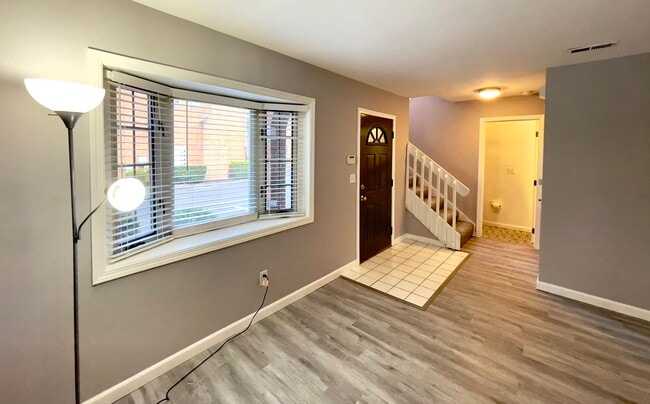 Building Photo - 1305 Hanford Sq