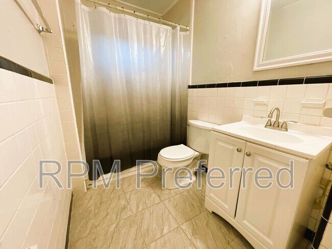 Building Photo - 5519 Sherman St