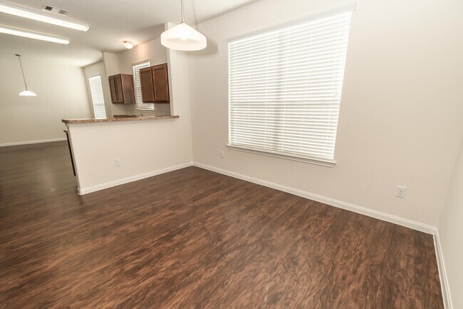 Building Photo - 17 Lazy Swing Ct