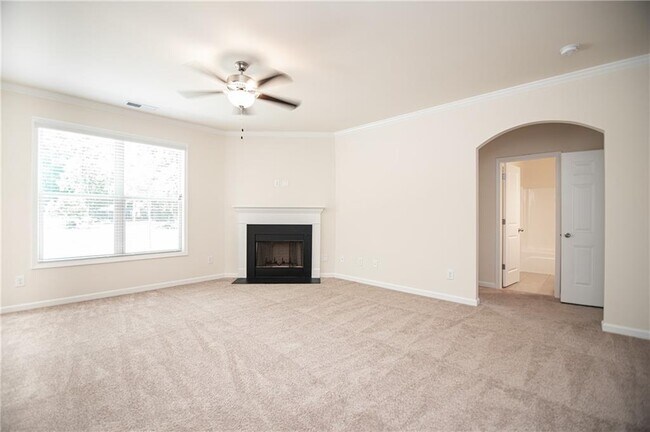 Building Photo - 6045 Williams Rd