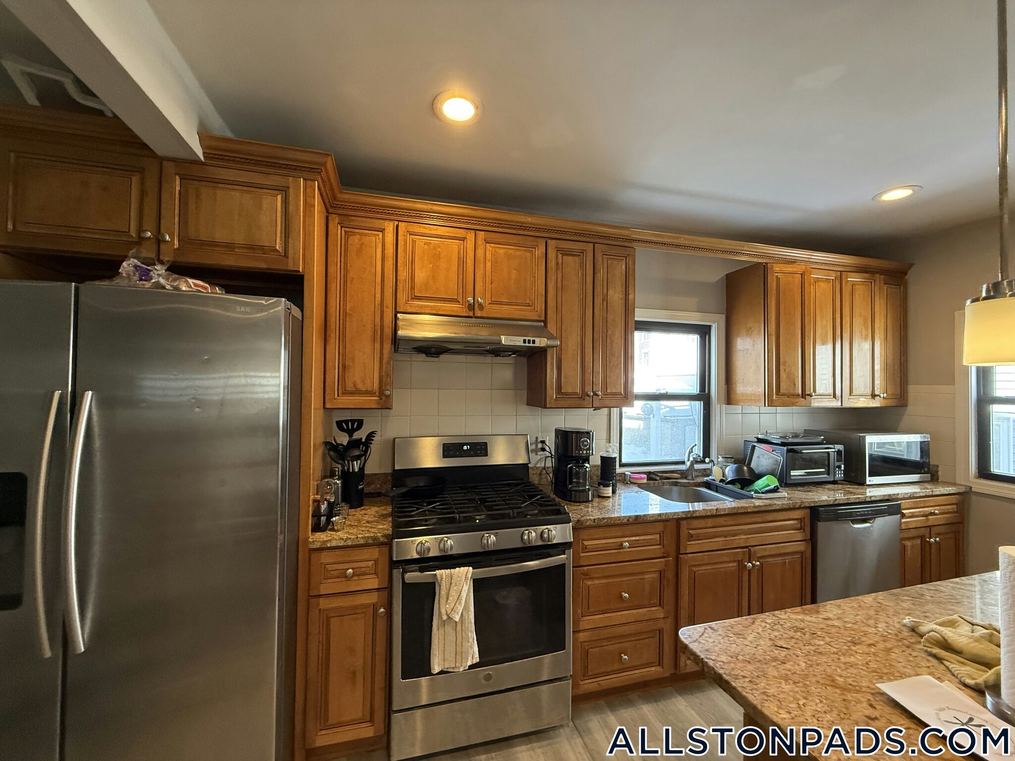 Building Photo - 117 Glenville Ave