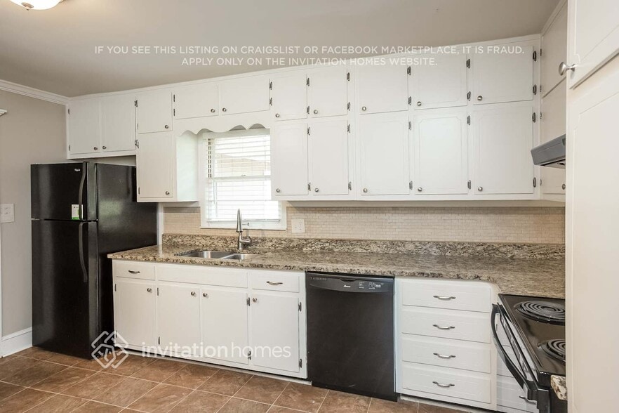 Building Photo - 1321 Laura Ln