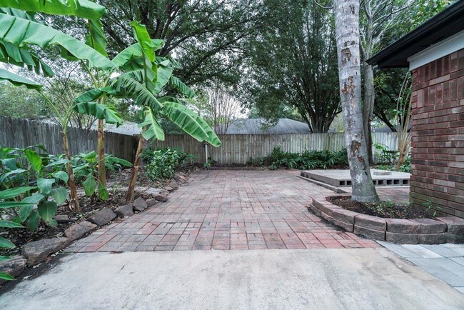 Building Photo - 2314 Pebbledowne Cir