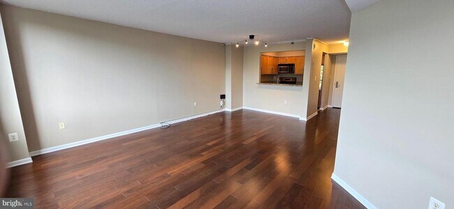 Building Photo - 10101 Grosvenor Pl