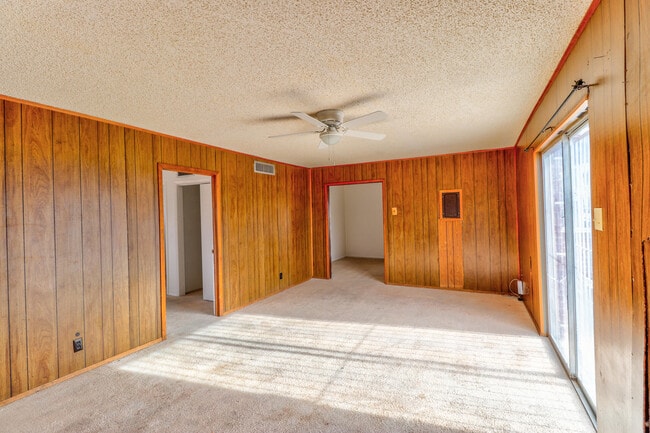 Building Photo - 5108 Mt Hood Dr