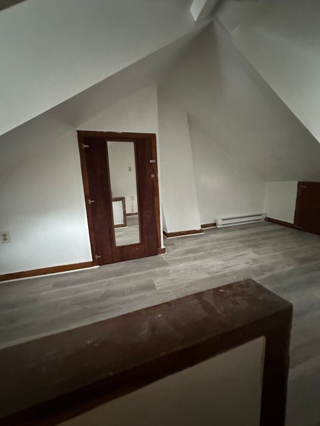 Building Photo - Cozy Remodeled Reading 3 BR/1 Bath For Ren...