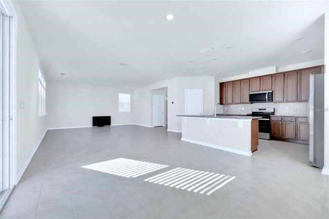 Building Photo - 88 Waverly Ln