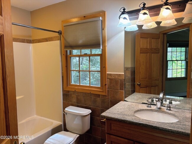 Building Photo - 327 Deerfoot Ln