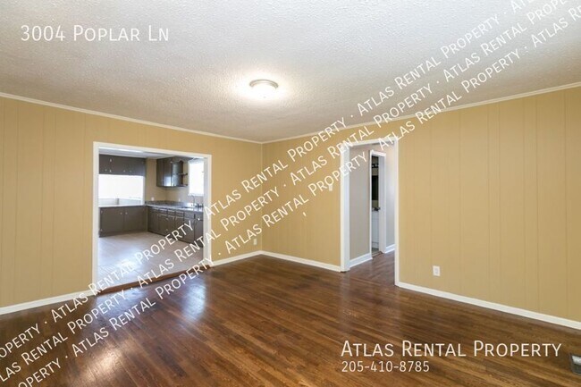 Building Photo - 3004 Poplar Ln