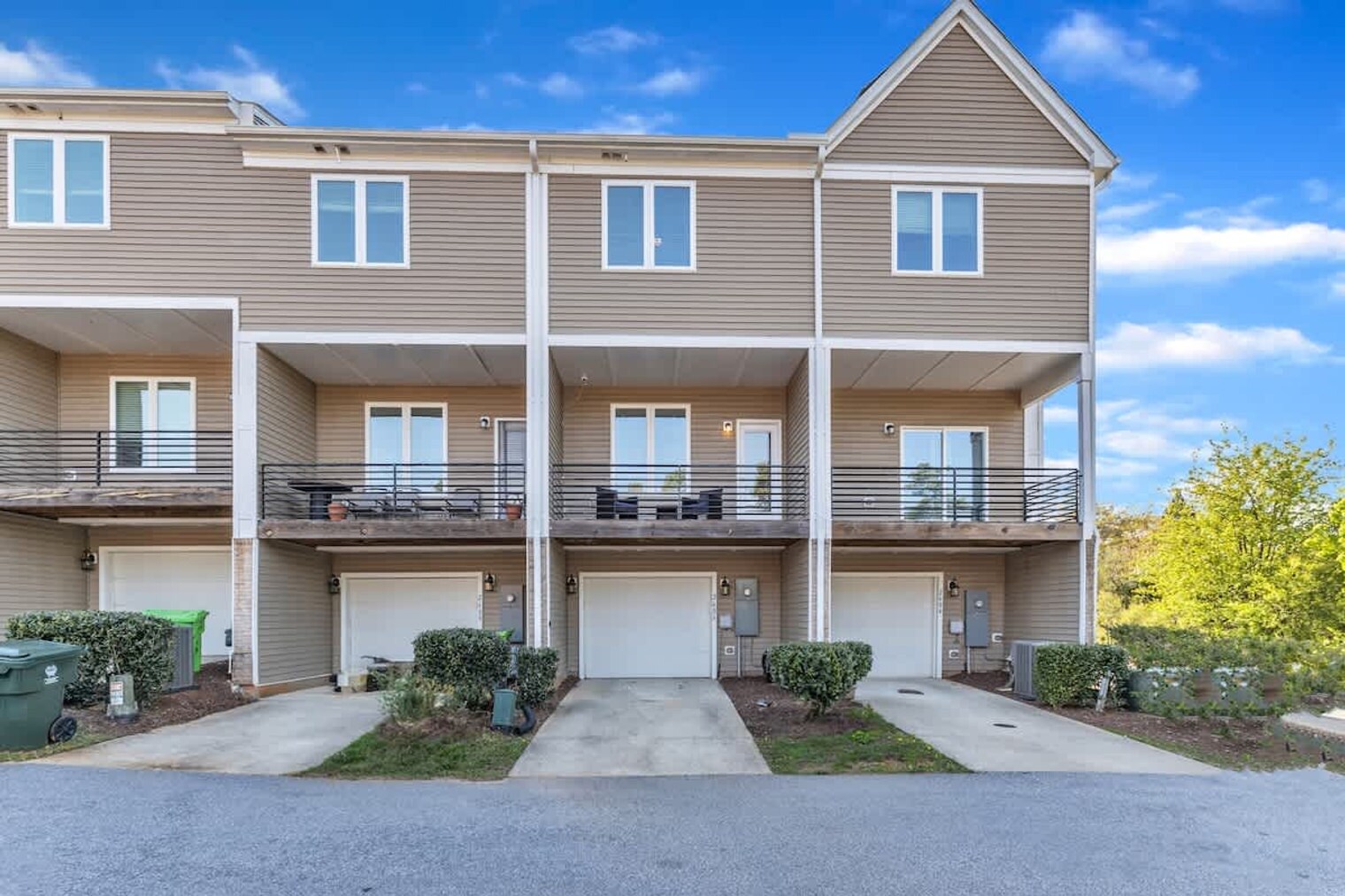 Building Photo - 2606 Wolf Cub Ct