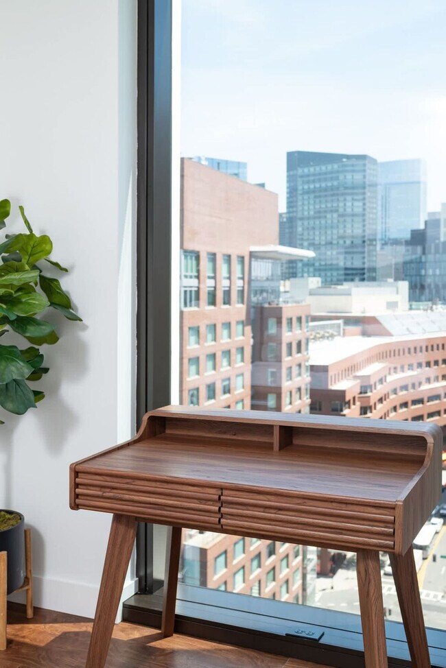 Building Photo - 212 Stuart St