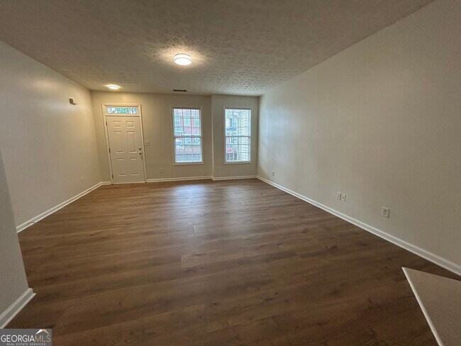 Building Photo - 3051 Kentmere Dr