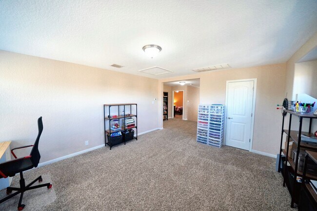 Building Photo - Executive 5-Bedroom Home in Coveted Crossvine Subdivision - Realtor Commission: $750