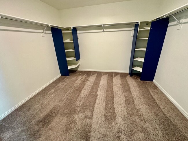 Building Photo - Your Home Is Ready For You!!