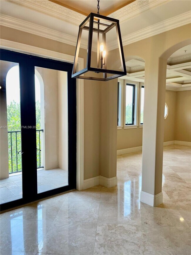Building Photo - 6230 Paradise Point Dr