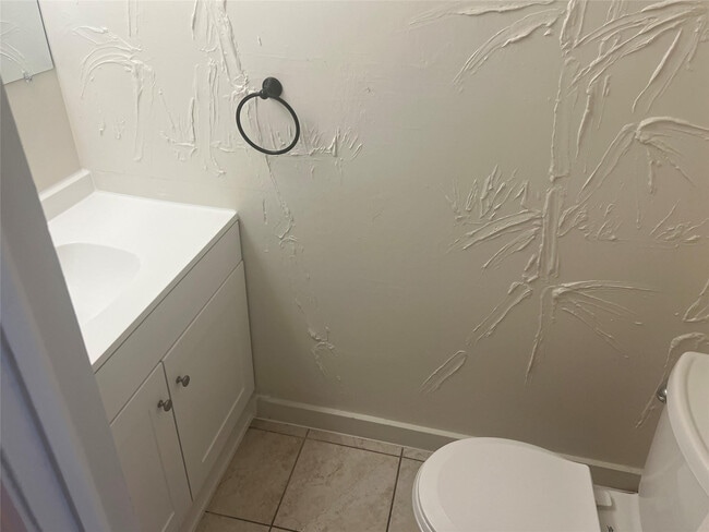 Building Photo - 6548 SW 41st St