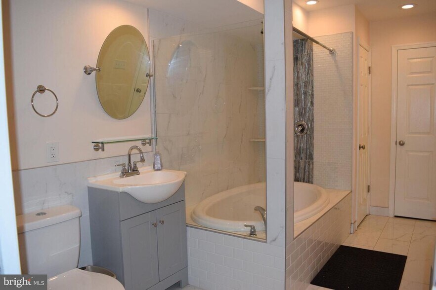 Building Photo - 7023 Kelly Rd