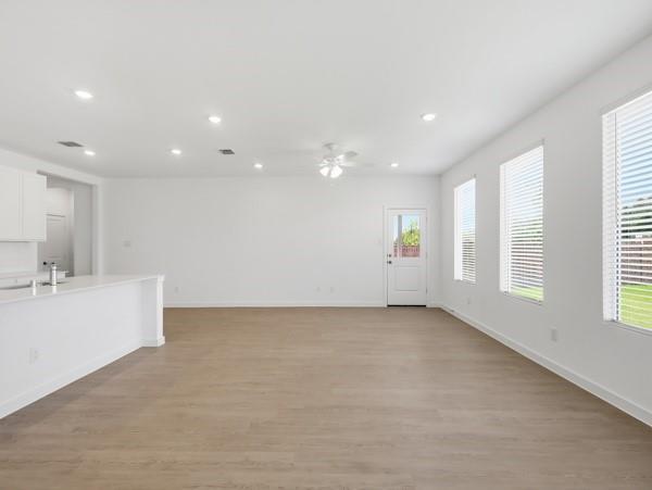 Building Photo - 7001 Camphor Ct