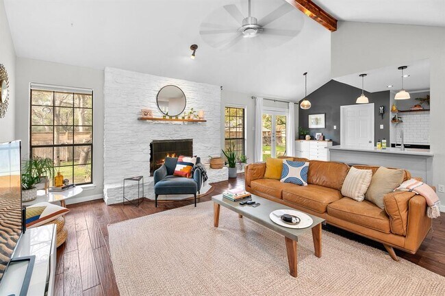 Building Photo - 11006 Yucca Dr