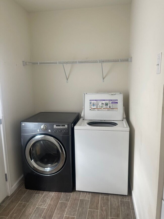 Building Photo - 3bed 2bath + bonus room, natural landscaping, Split Floor Plan Lower Magalia Paradise Pines