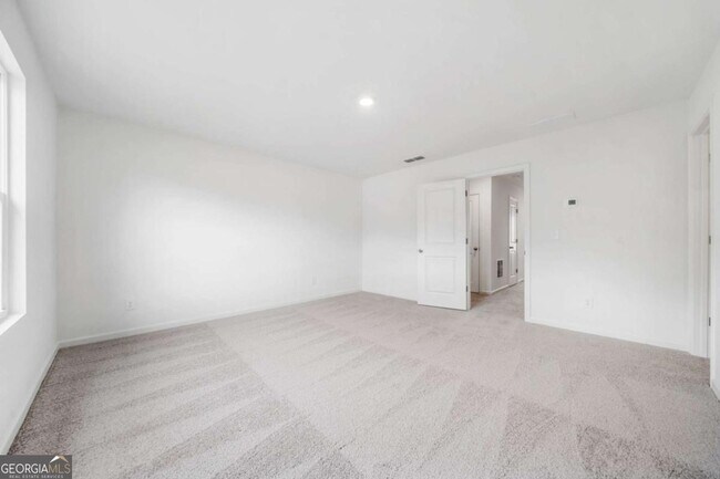 Building Photo - 102 Saginaw Ct