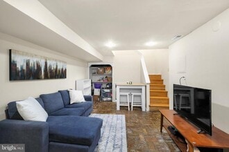 Building Photo - 234 Bainbridge St